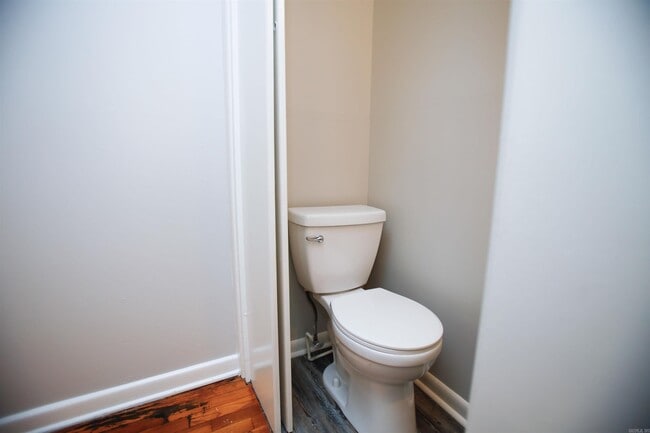 Building Photo - 25 Sunnydale Dr