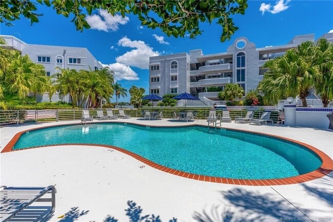 Building Photo - 1130 SW Chapman Way