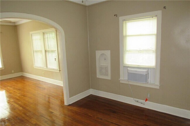 Building Photo - 1715 Briar St