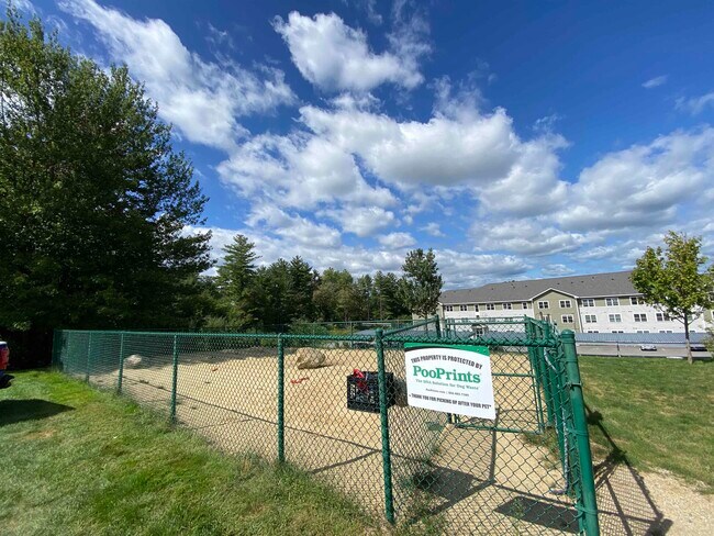 Building Photo - 15 E Ridge Dr