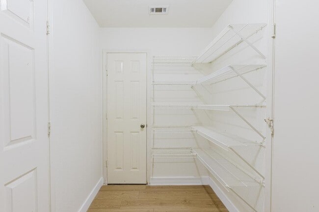 Building Photo - 1229 Vincent Pl