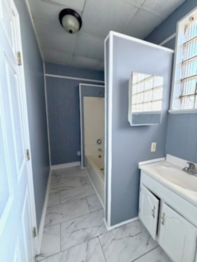 Building Photo - 8 St John St