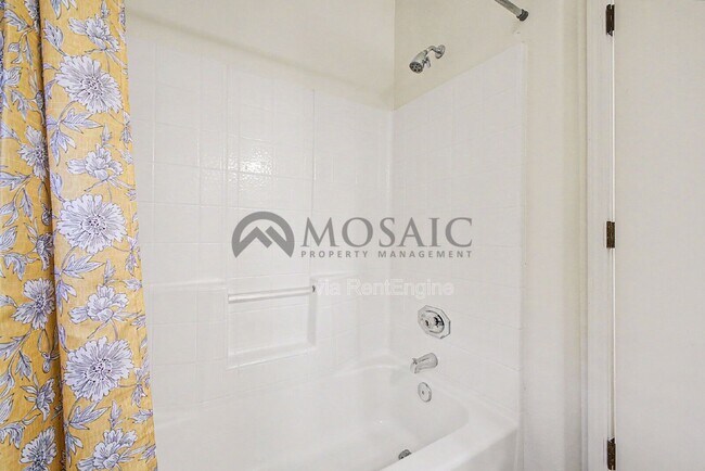 Building Photo - 1271 W Gail Dr