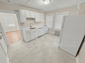 Building Photo - 25 Pond St