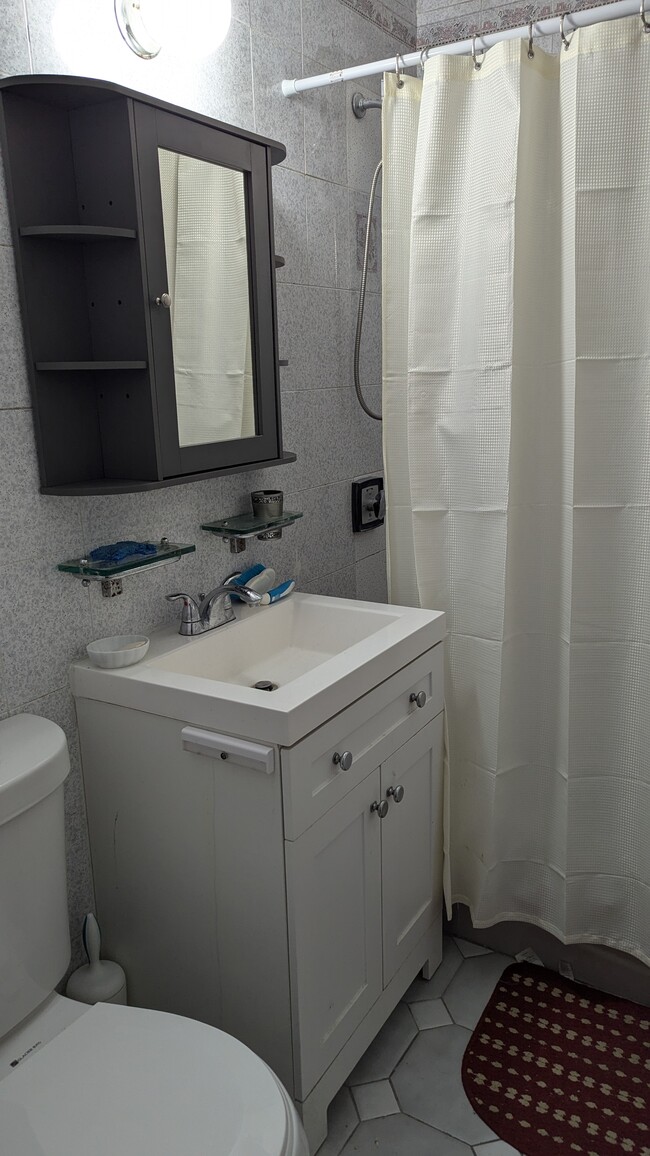 Bathroom - 7622 170th St