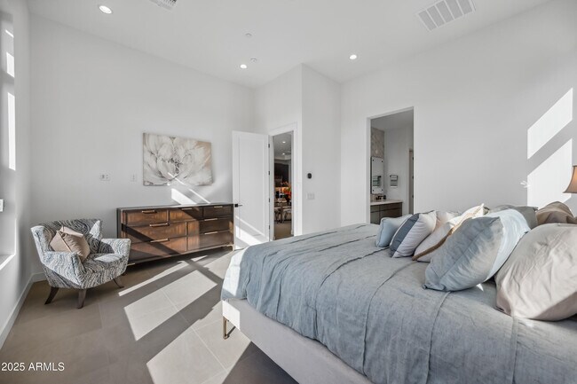Building Photo - 12746 E Casitas Del Rio Dr