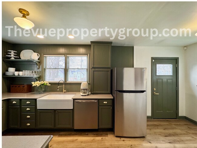 Building Photo - Completely remodeled 3 bedroom, brimming with charm & modern updates!