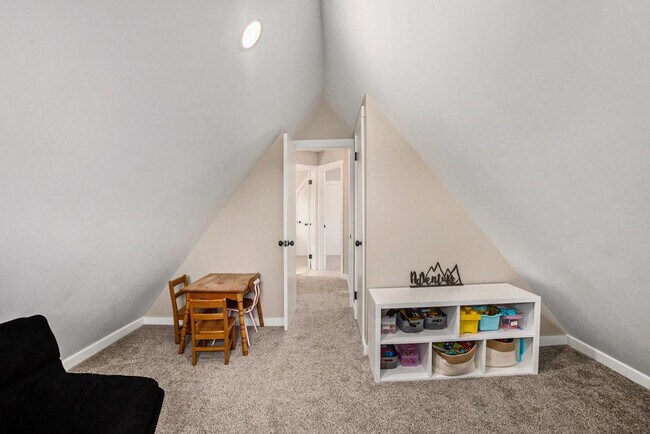 Building Photo - 811 Palmer Dr