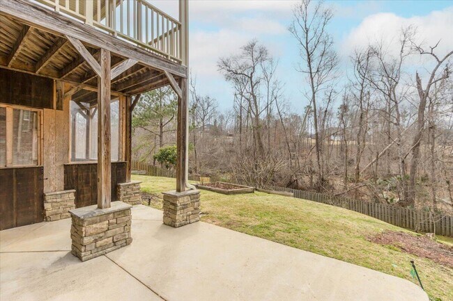 Building Photo - 1661 Jamestown Ave