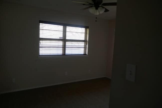 Building Photo - 2315 NE Village Dr