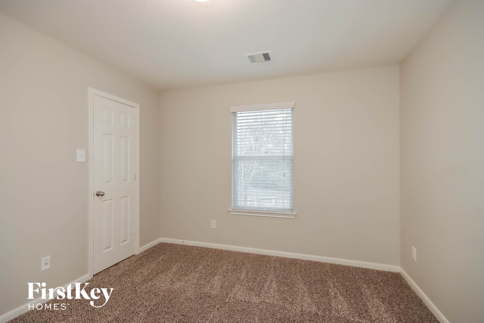 Building Photo - 16426 Rudder Dr