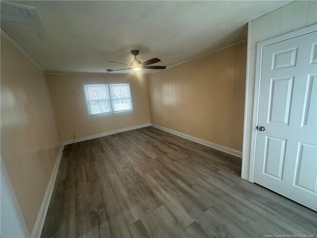 Building Photo - 6120 Conaway Dr