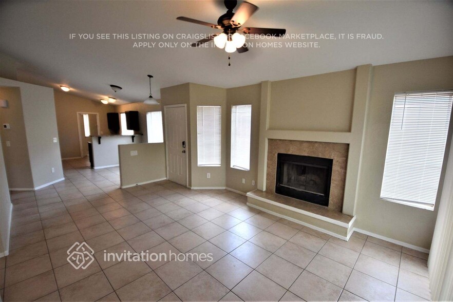 Building Photo - 11944 N 74th Ln