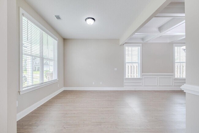 Building Photo - 125 Sams Dr