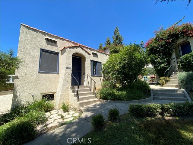Building Photo - 1714 Gillette Crescent