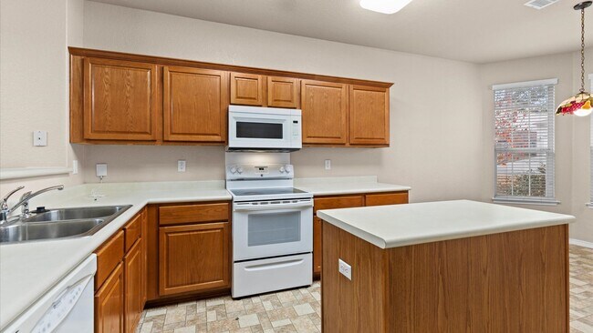 Building Photo - Wynwood of Westcreek