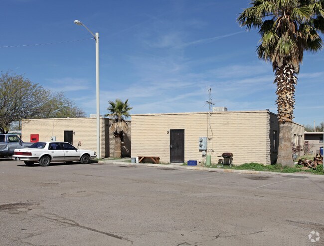 Primary Photo - 400 N Westmoreland Ave