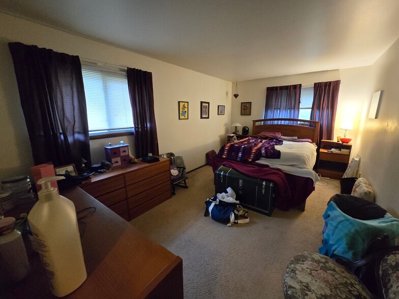 Bedroom 1 - 4521 S Ahmedi Ave