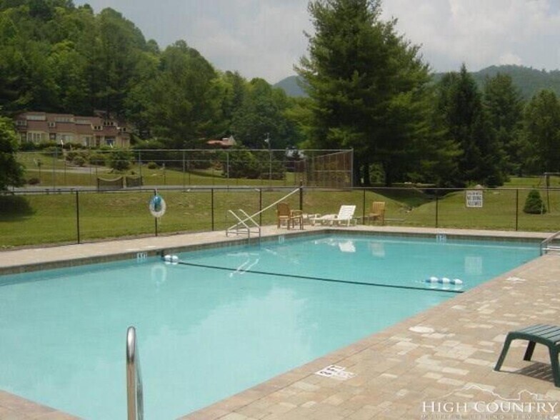 Community pool - 270 River Road 2