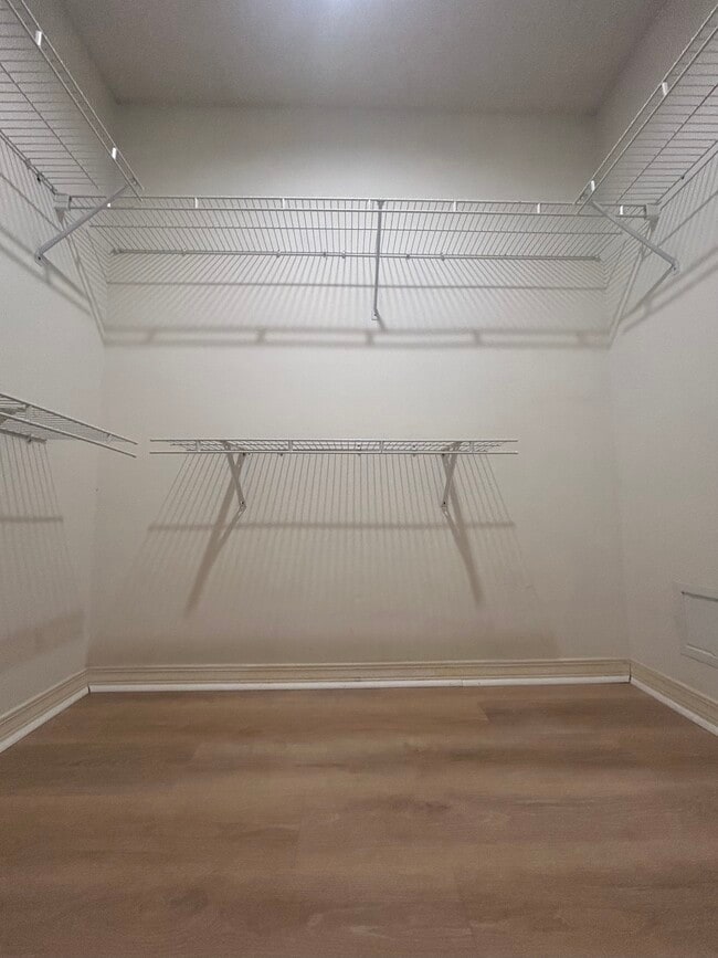 Building Photo - 1404 Greystone Dr