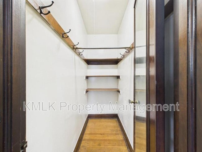 Building Photo - 918 Peckham St