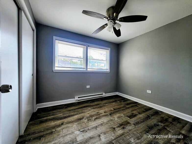 Building Photo - 2123 W 119th St