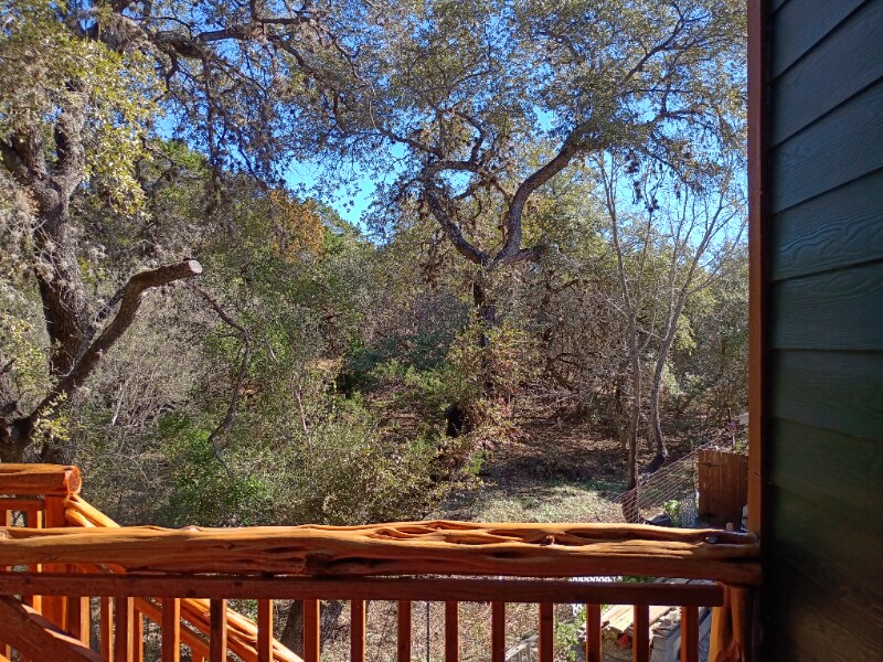 Building Photo - 105 Hi View Dr