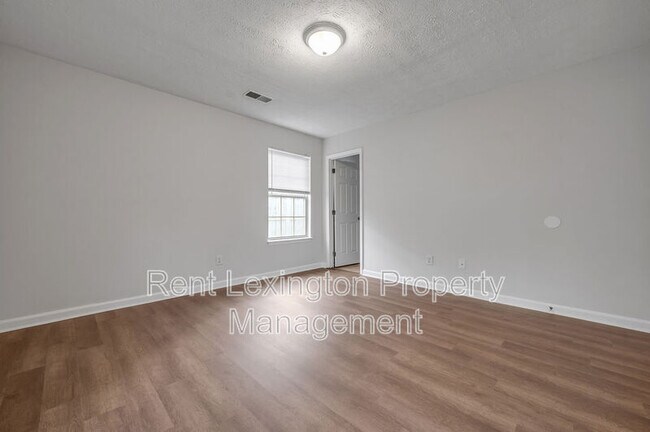 Building Photo - 660 Morgan Hills Dr