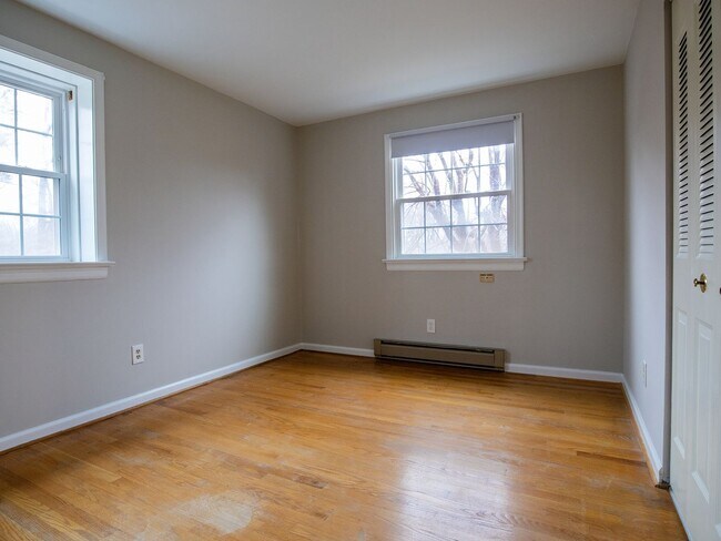 Building Photo - 4-Bedroom Home in Midlothian