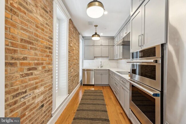 Building Photo - 1641 R St NW