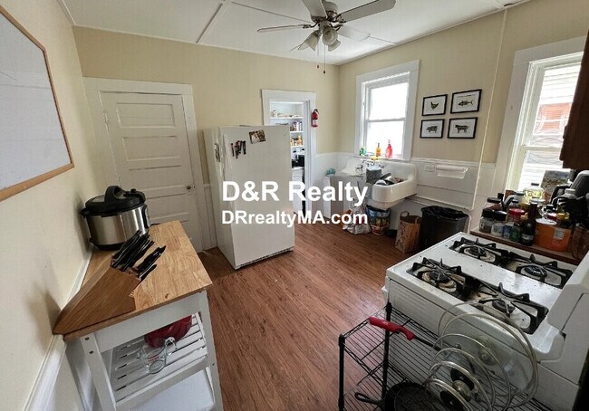 Primary Photo - 33 Ossipee Rd