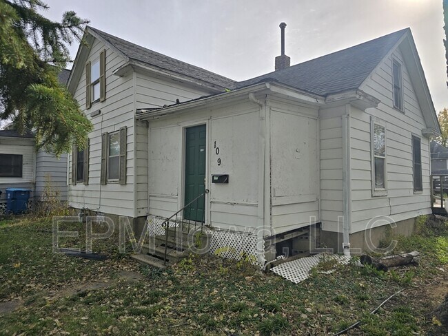 Building Photo - 109 Summit Ave