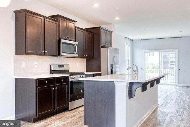 Building Photo - 2261 Kelston Pl