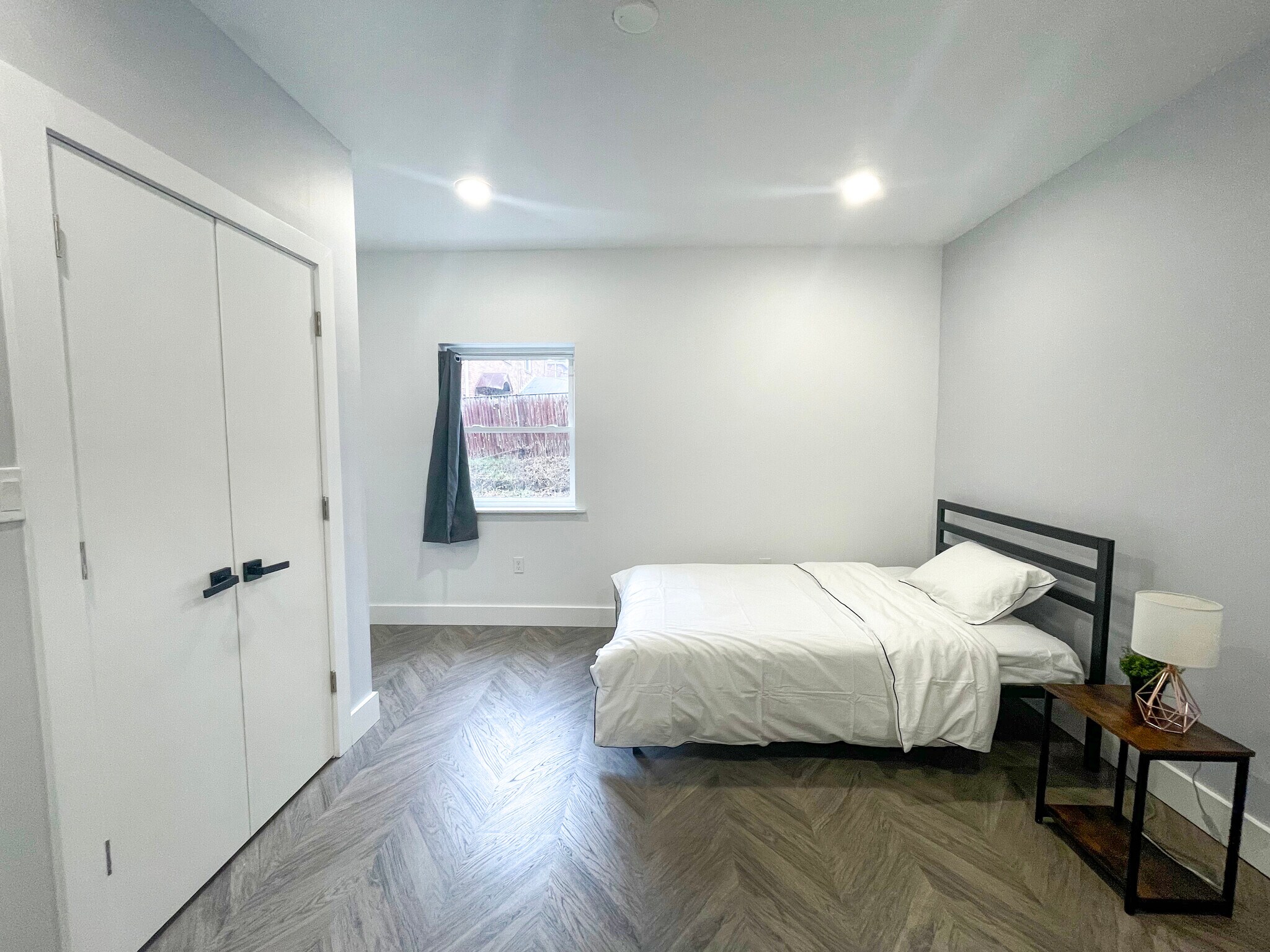 Building Photo - 4027 Beechwood Blvd