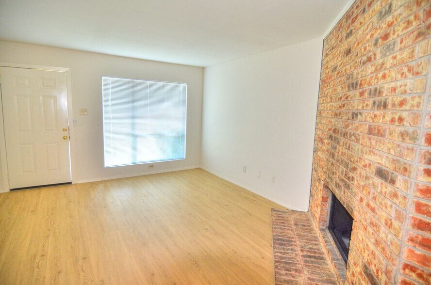 Building Photo - 2194 Aspen Dr