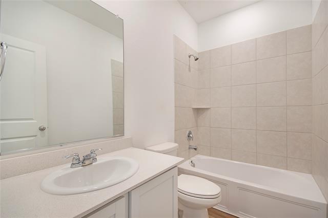 Building Photo - 201 Wyndemere Ln