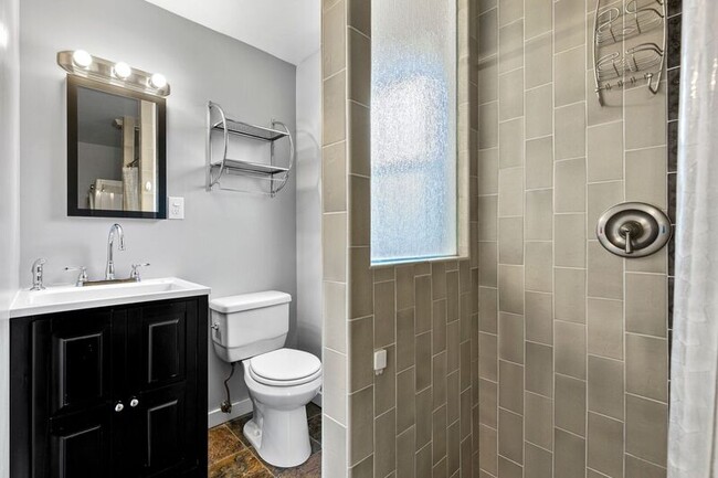 Building Photo - 8580 SE 34th Ave