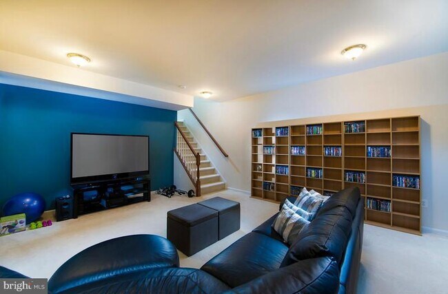 Building Photo - 8330 Leighlex Ct