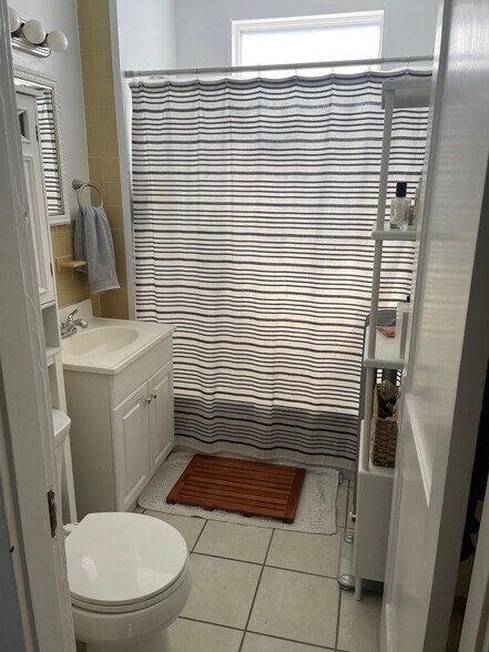 Tiled Bathroom - 73 Randolph St