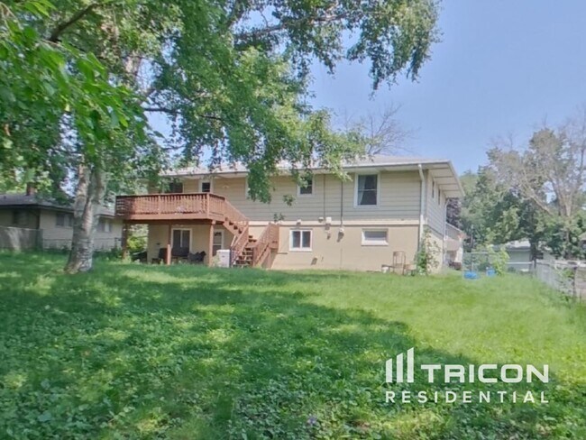 Building Photo - 2660 Roth Pl