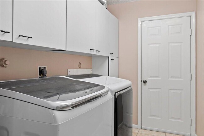 Building Photo - 13557 Northumberland Cir
