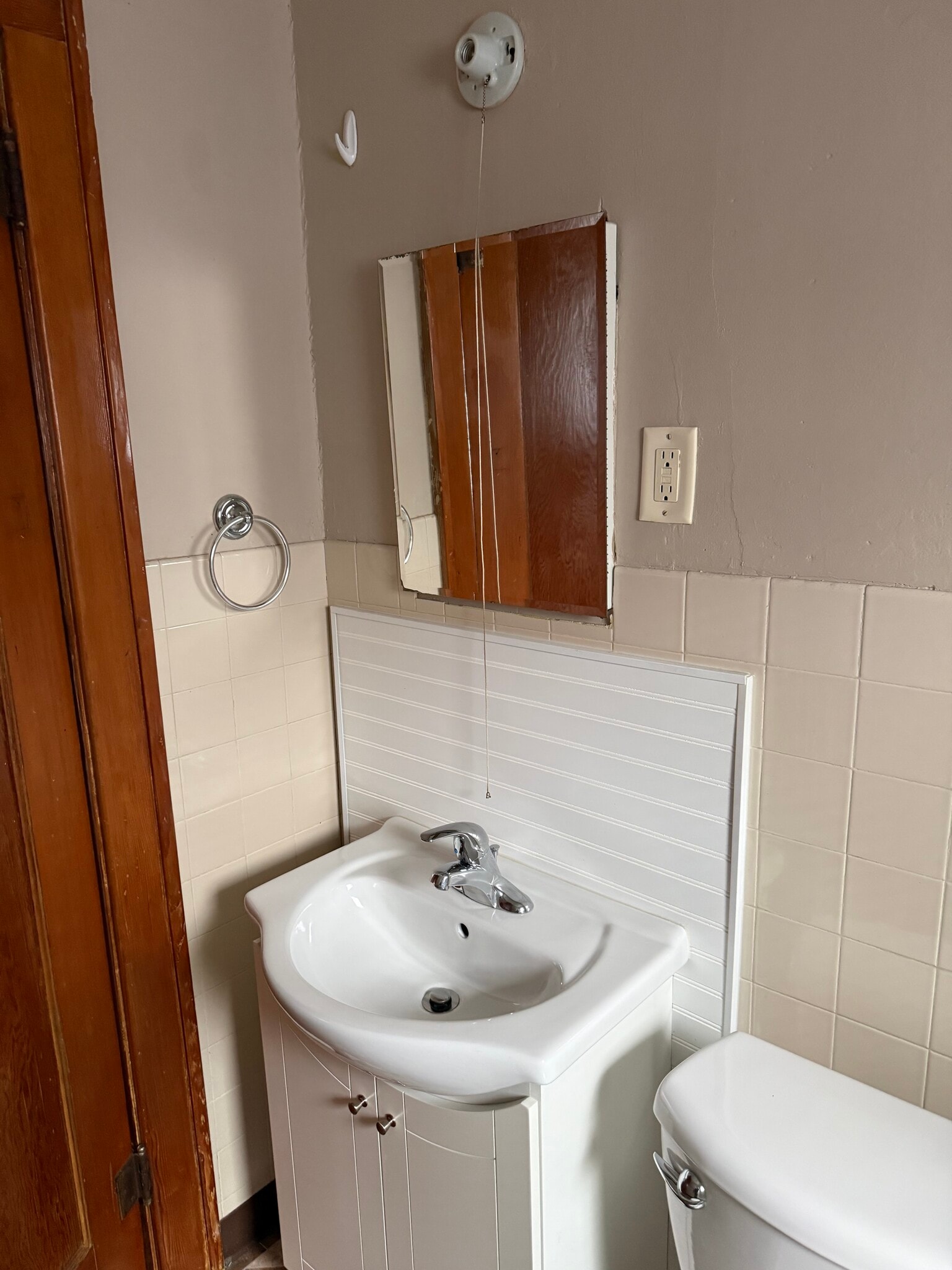 Bathroom - 523 S Montana St
