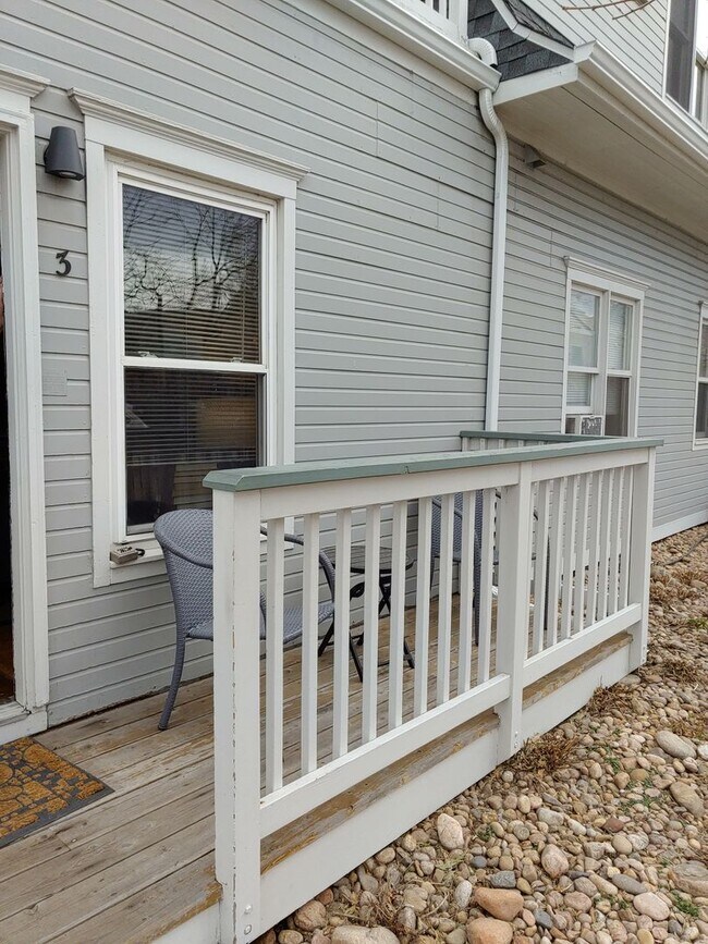 Building Photo - Cozy 1 Bed/1 Bath Victorian Style Complex ...