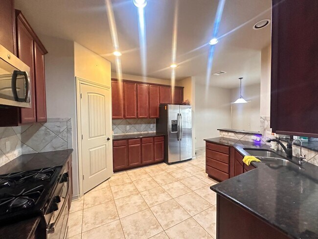 Building Photo - 2230 Argos Dr