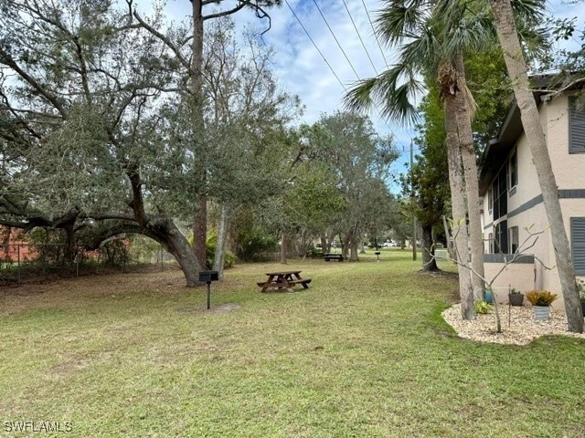 Building Photo - Oaks IV - RR203