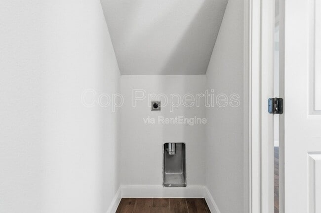 Building Photo - 6314 Melanzane Ave