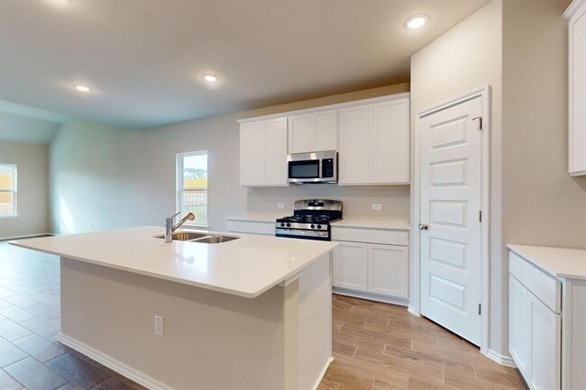 Building Photo - 4509 Beacon Bay Dr