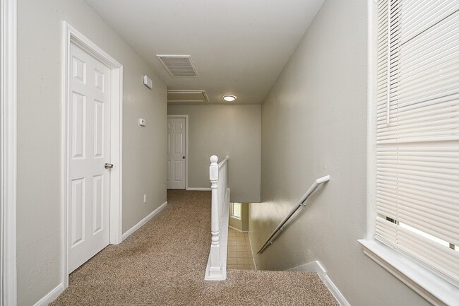 Building Photo - 3019 La Estancia Ln