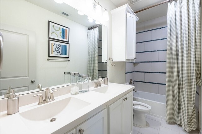 Building Photo - 1016 Peacock Blvd