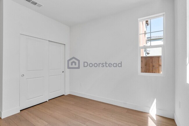 Building Photo - 7268 Wishwood Pl